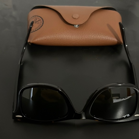 Rayban wayfarer sunglasses - Picture 1 of 3